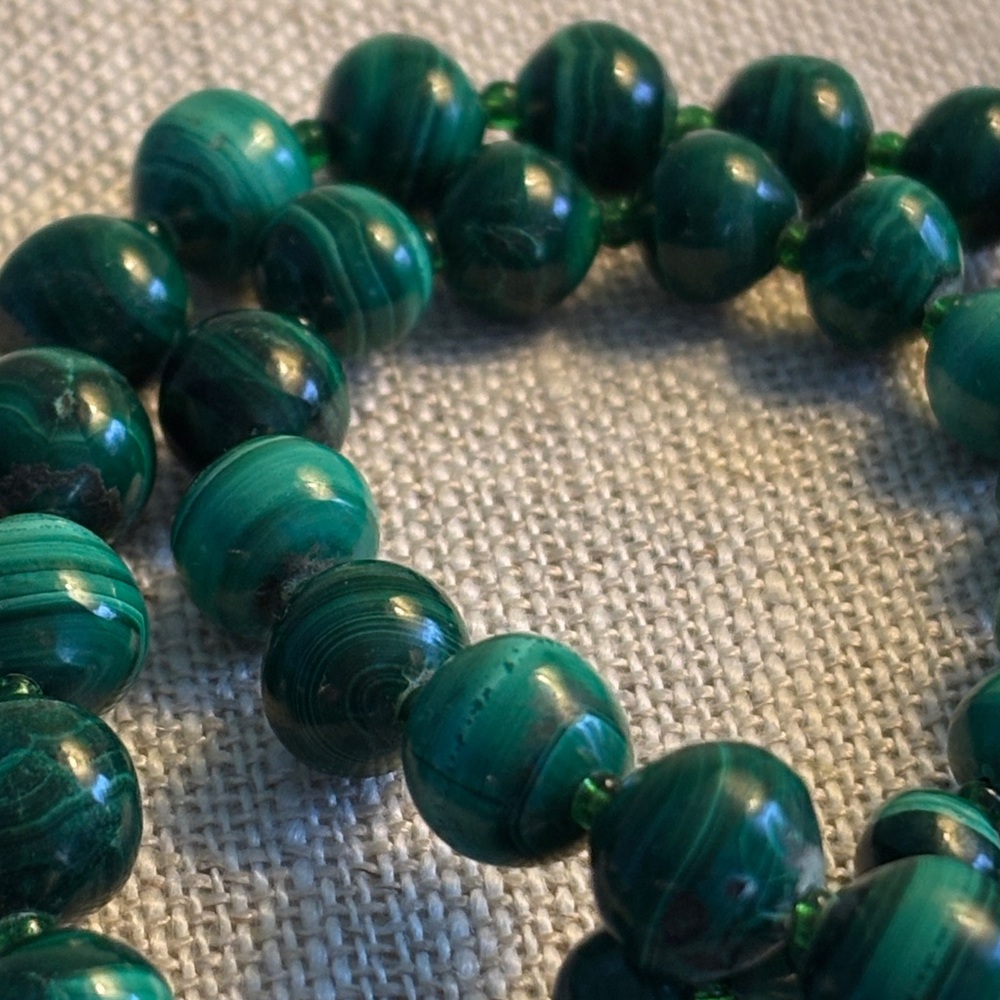🟨Genuine Malachite Graduated Necklace, Vintage & Handmade - Picture 8 of 13